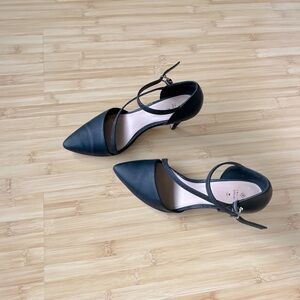 black straps heels
